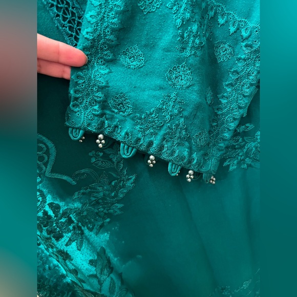 Charizma brand Pakistani Indian embroidered dress/outfit/suit - Picture 8 of 15